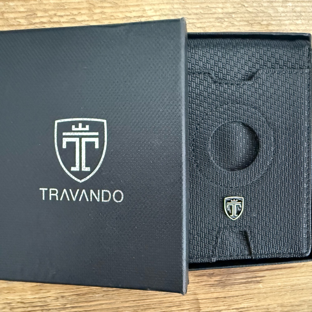 Black Travando air tag Men's Wallet